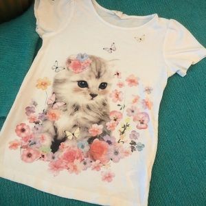 ADORABLE kitty tshirt in perfect condition
